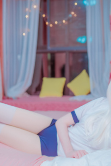 不扣钮的女孩